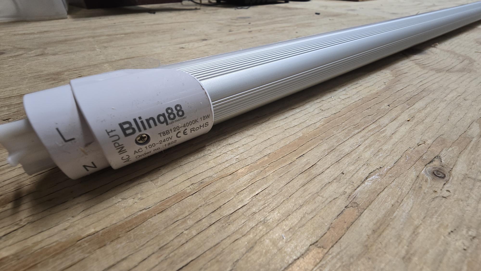 Ledarmatuur voor 2 ledbuizen (12 stuks op voorraad).