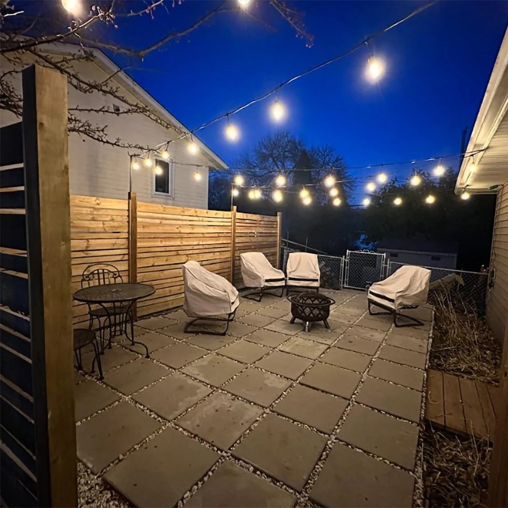 Metalen palen voor prikkabels en lichtsnoeren