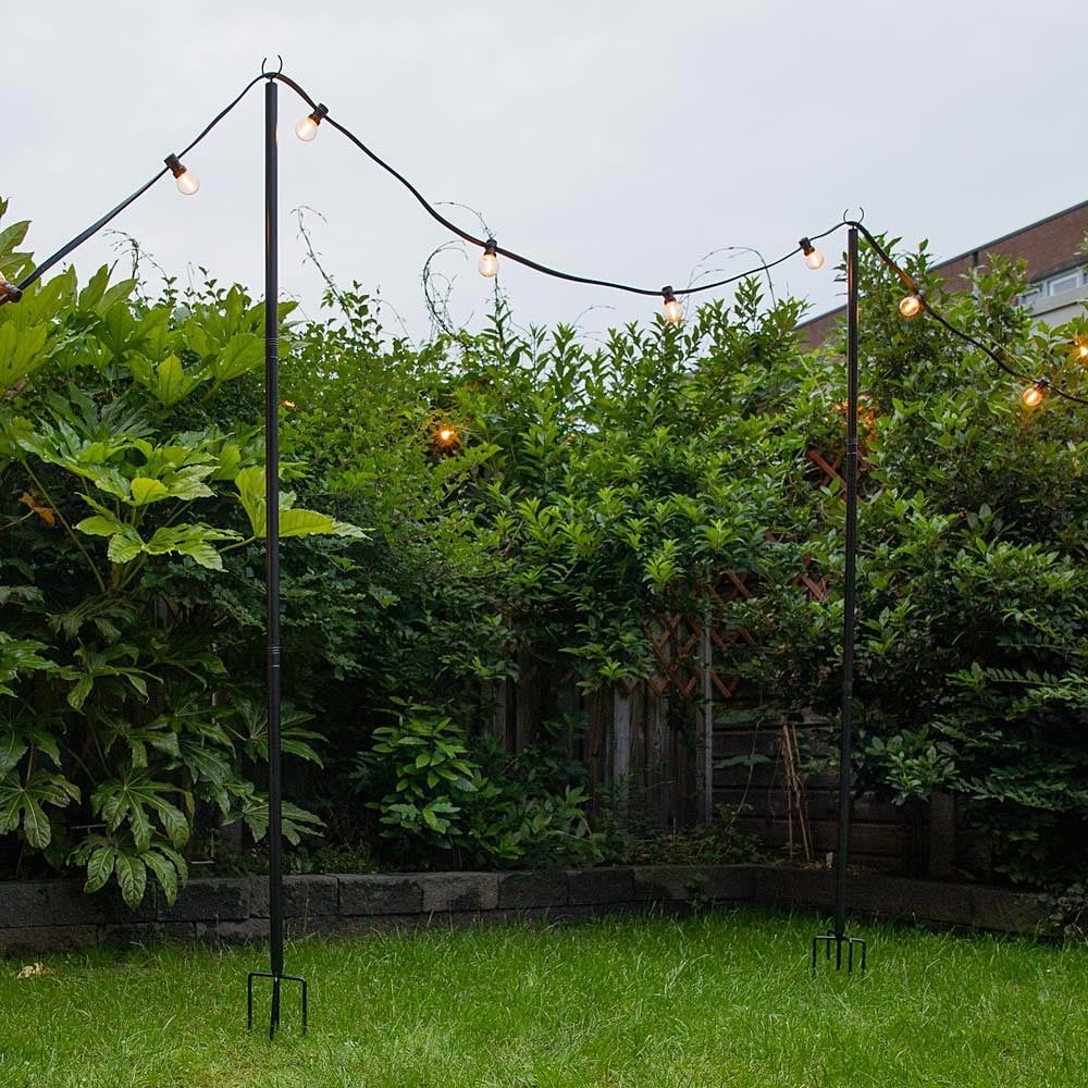 Metalen palen voor prikkabels en lichtsnoeren